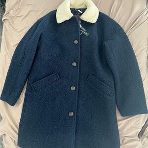 Isaac Mizrahi Women's Navy Blue Coat with Cream Collar